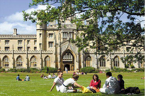 英国拟推行按学科收费以降低大学学费