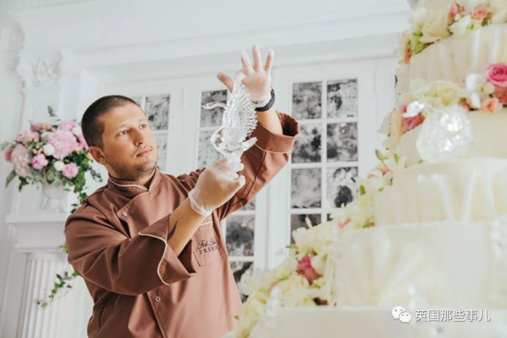 100万一个的结婚蛋糕啥样?贫穷限制了我的想象力(组图)