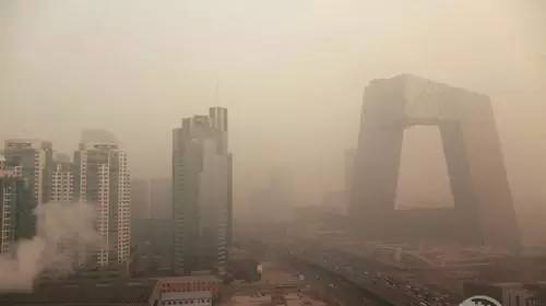雾霾来势凶猛 北京空气质量达严重污染水平