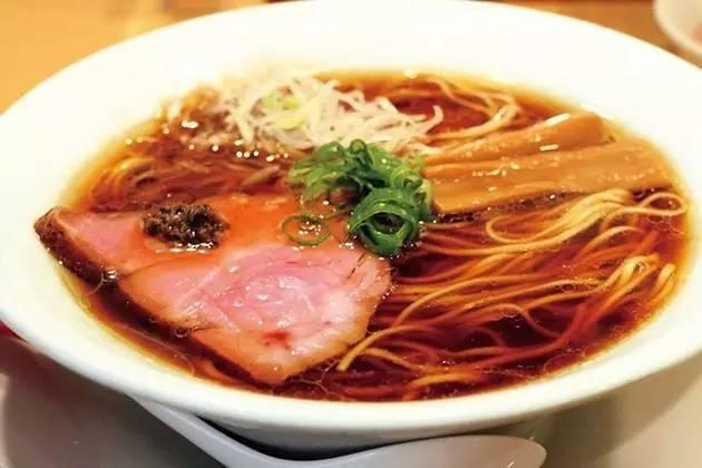 只有9个座位，却成全球唯一的米其林星级拉面店(组图)