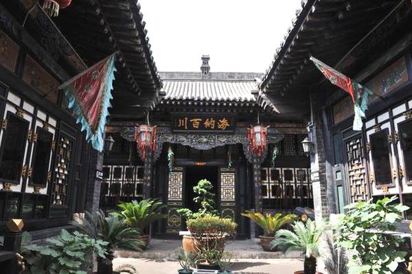 华夏民居第一宅：王家大院和乔家大院 谁家更壕？(图)