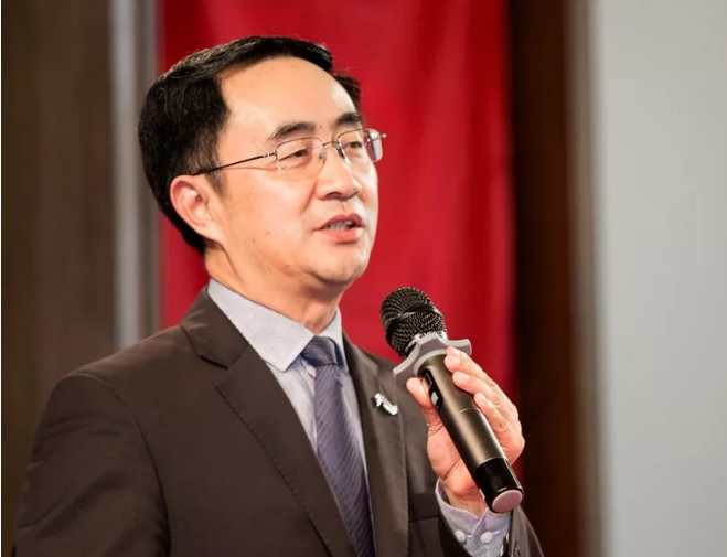杨健博士支持加强第二语言教育