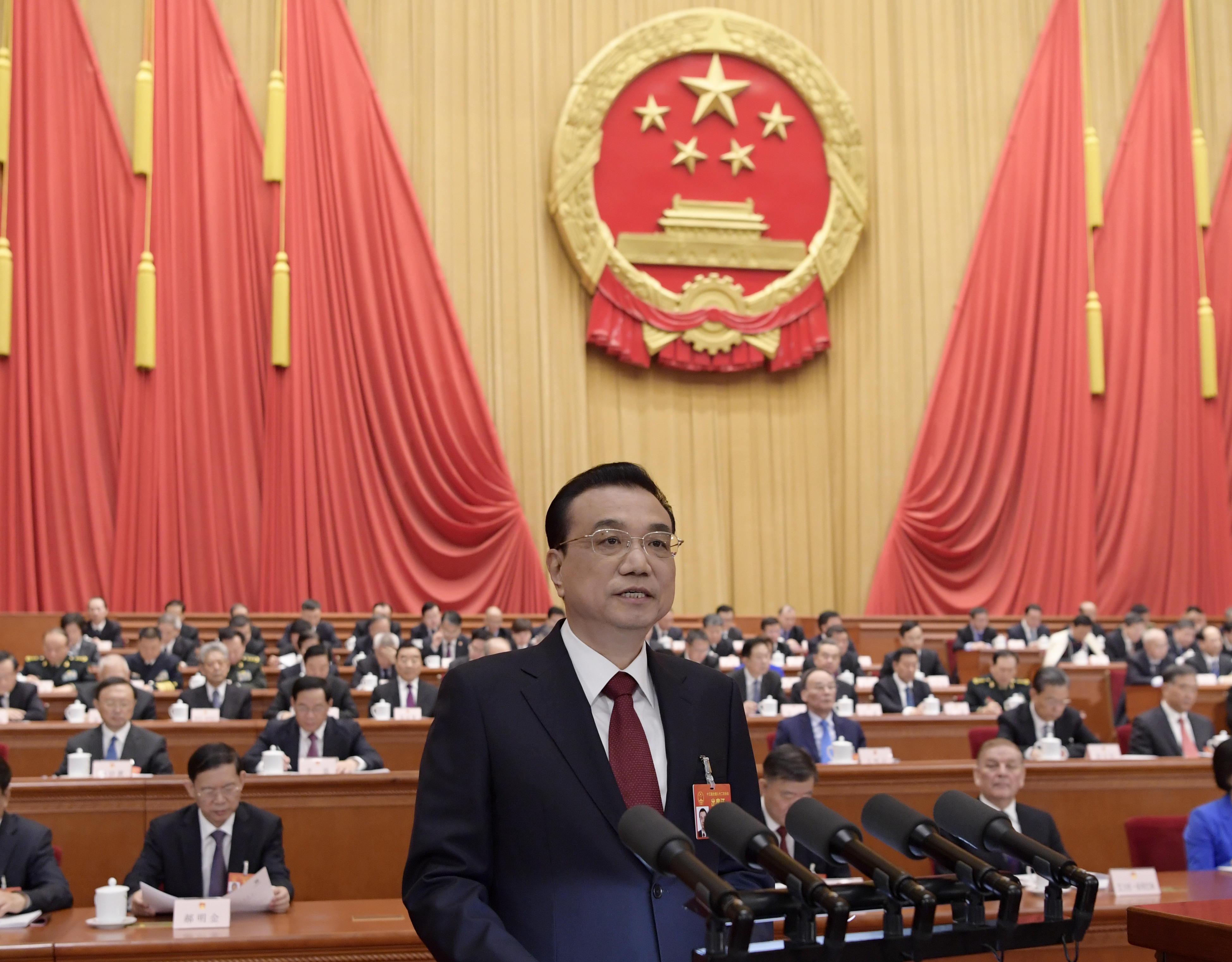 600字,李克强作政府工作报告极简版来了