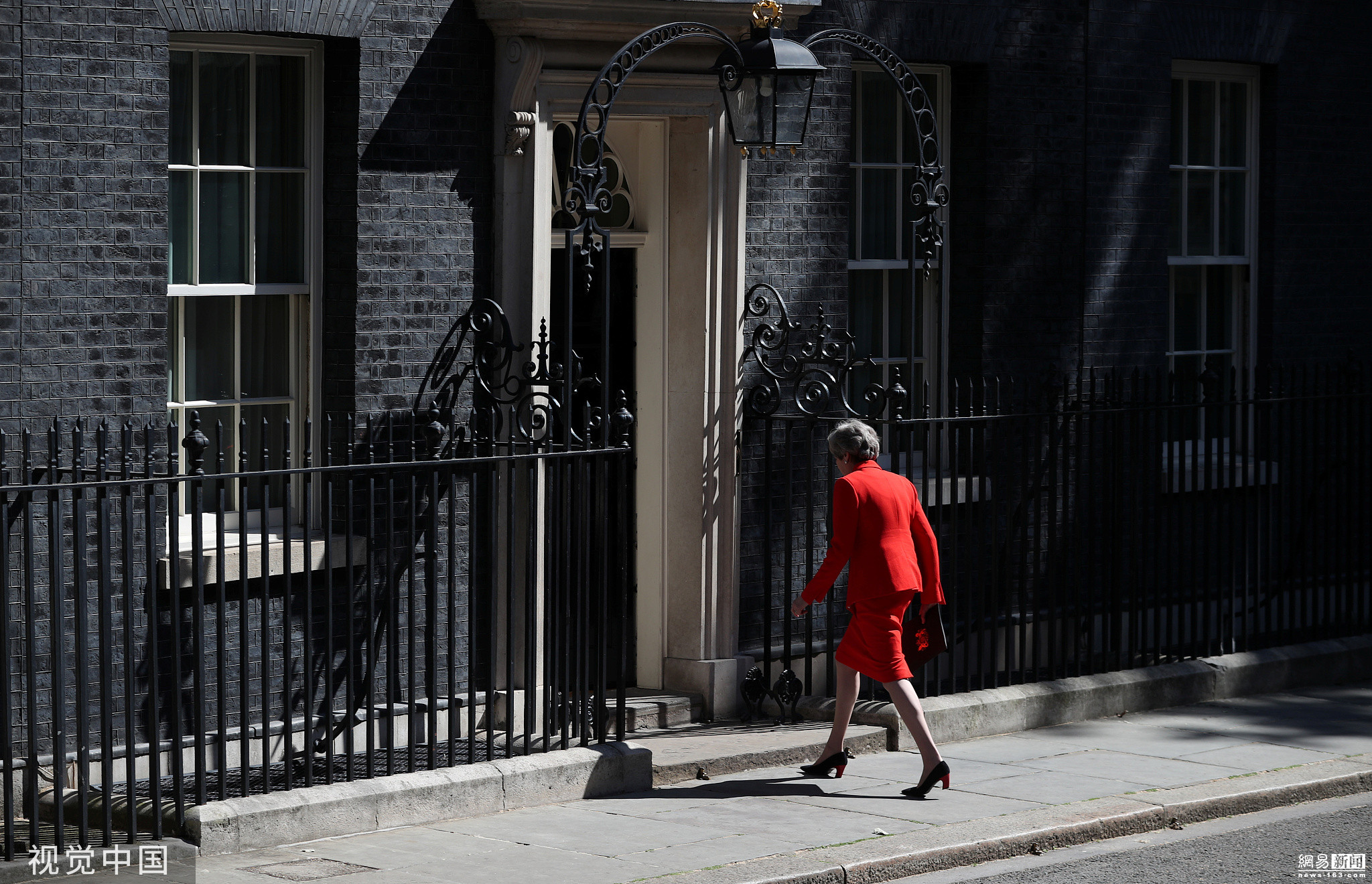 英国首相特雷莎·梅宣布将于6月7日辞去党首职位