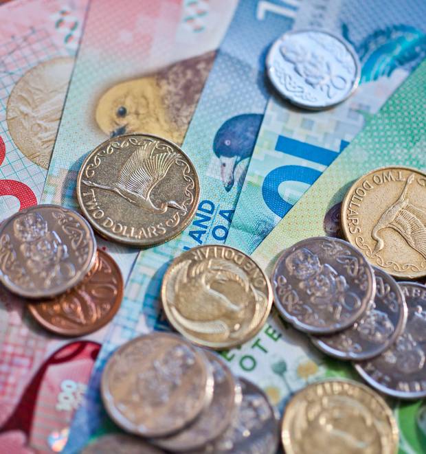 莫名其妙每周就少了近100刀 收入还不如10年前？