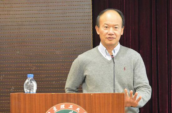 被问中国科研创新如何？华裔美国院士回答很直白