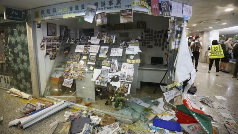 香港特区政府再次强烈谴责暴力行为