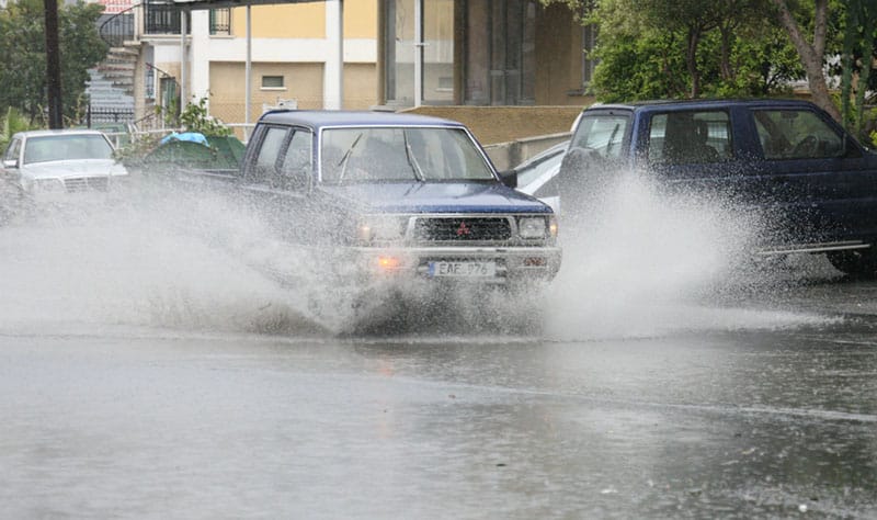 狂风暴雨雷电 今天起恶劣天气席卷新西兰