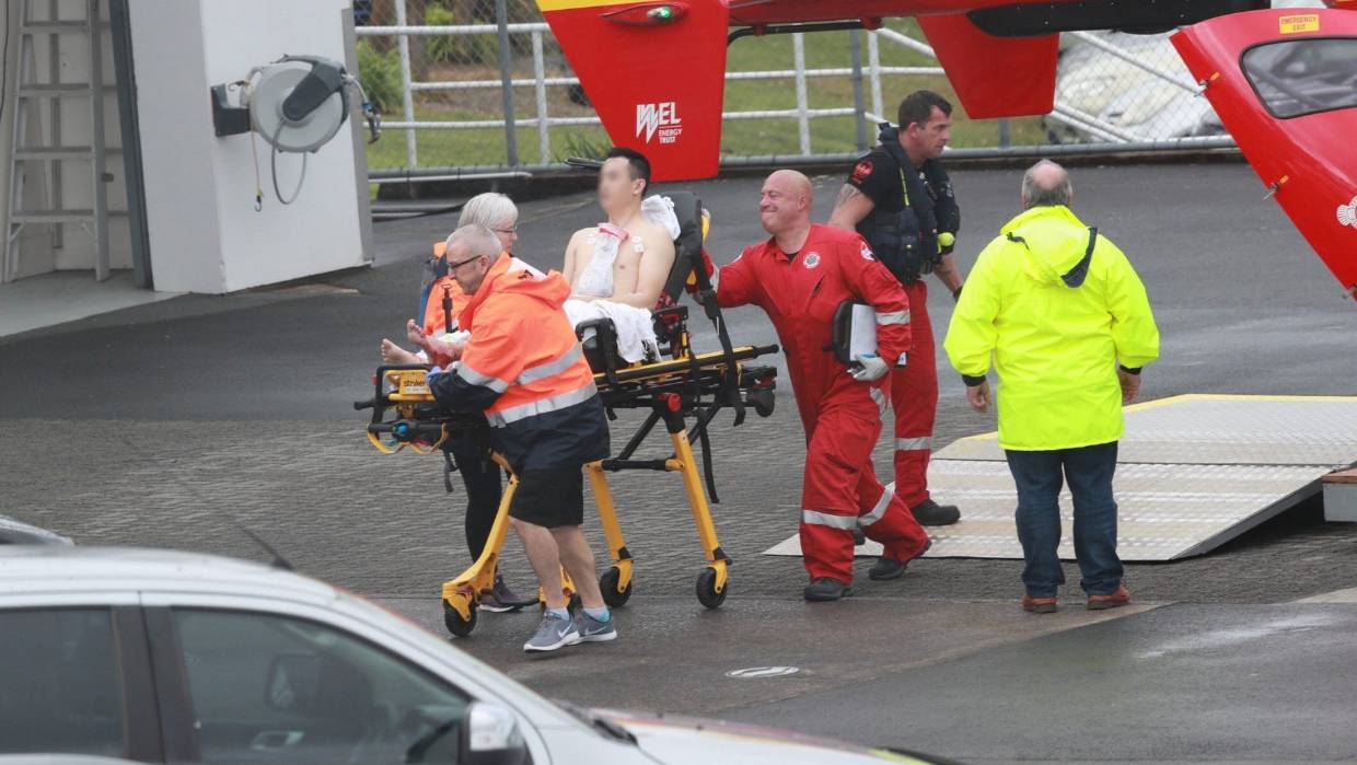 北岛罗托鲁瓦巴士翻车，5人死亡，车上乘客为中国游客