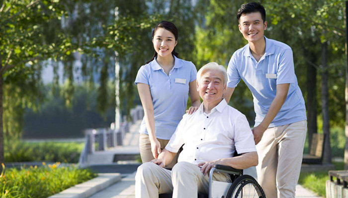 中国发力普惠养老