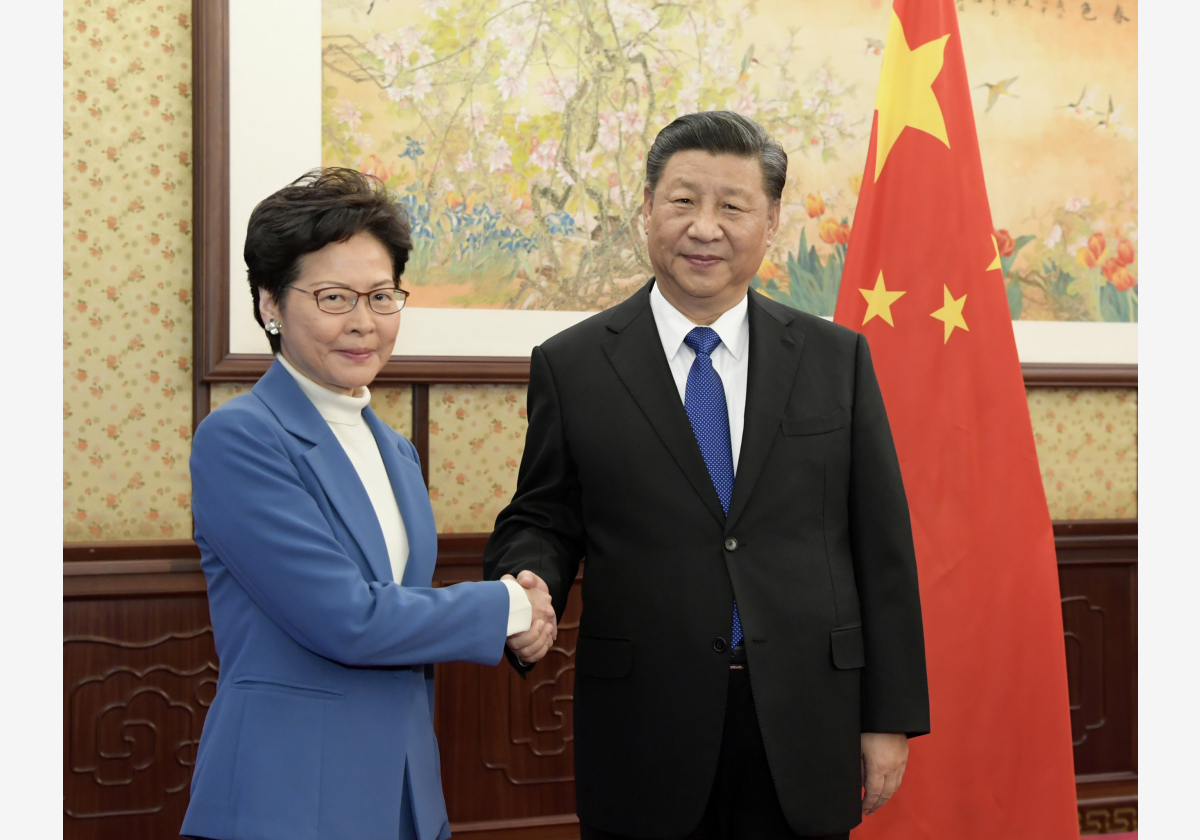 习近平会见来京述职的林郑月娥