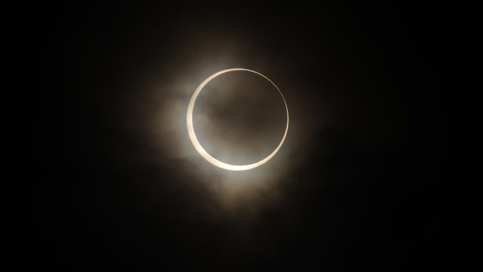 2019年度天幕“大戏”收官：“双子座流星雨”与“日环食”重磅压轴