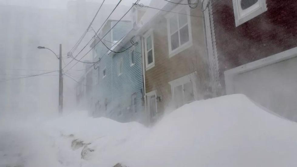 史无前例！加拿大这里全城被雪埋掉！太可怕了……(组图)