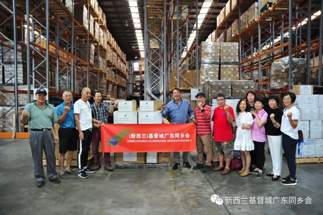 正是共担风雨时，为祖国尽应尽之力