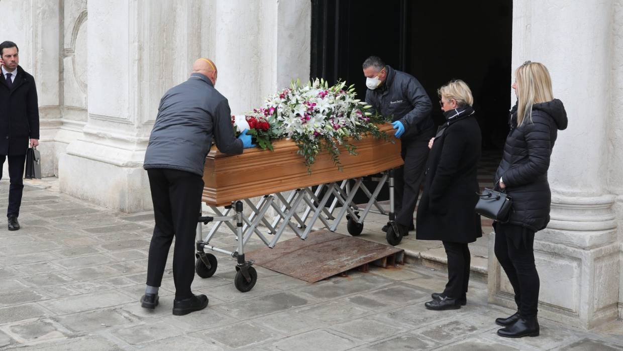 疫情快讯：意大利昨日死亡475人 英国关闭学校 美加关闭两国边界 新西兰将修改集会限制