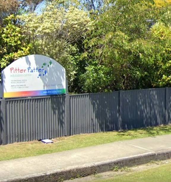Feilding一儿童中心被指控殴打体罚幼童 喂给孩子发霉食物