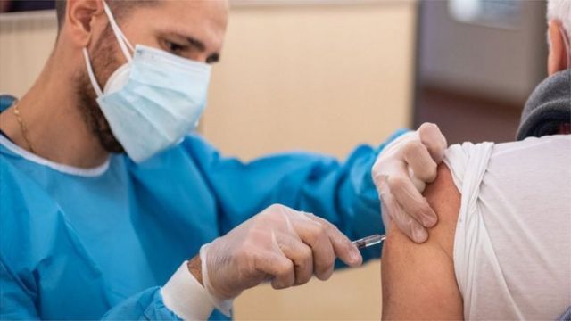 等待接种的坎特伯雷医护因错过备用新冠疫苗而沮丧