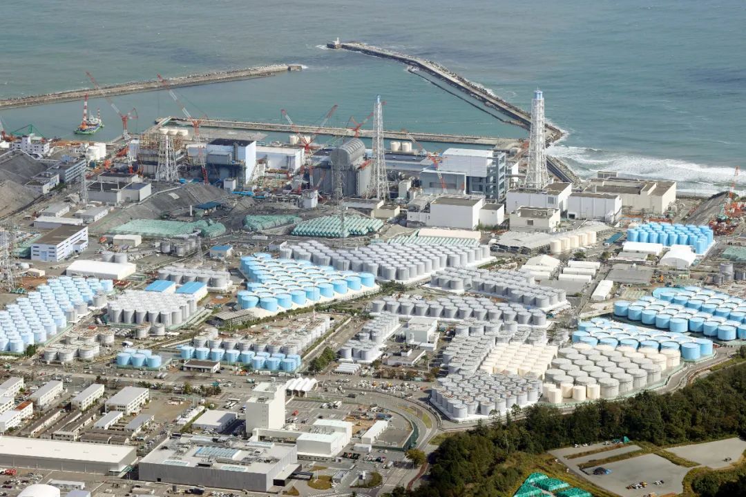 快讯：日本福岛第一核电站核污水经过滤并稀释后将排入大海