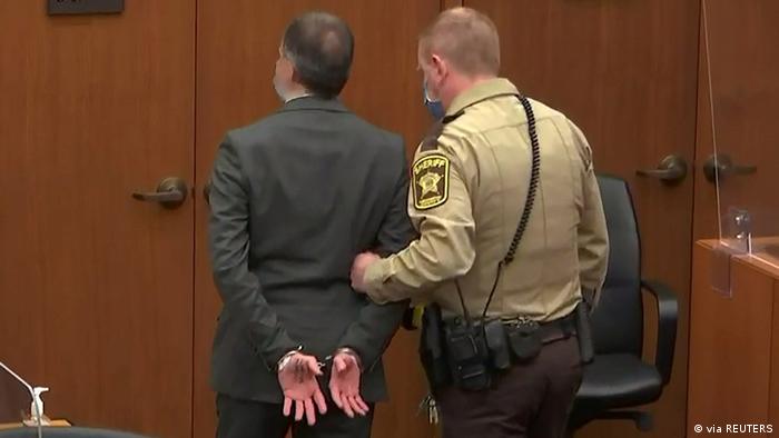 美国前白人警察被判杀害非洲裔男子弗洛伊德罪名全部成立