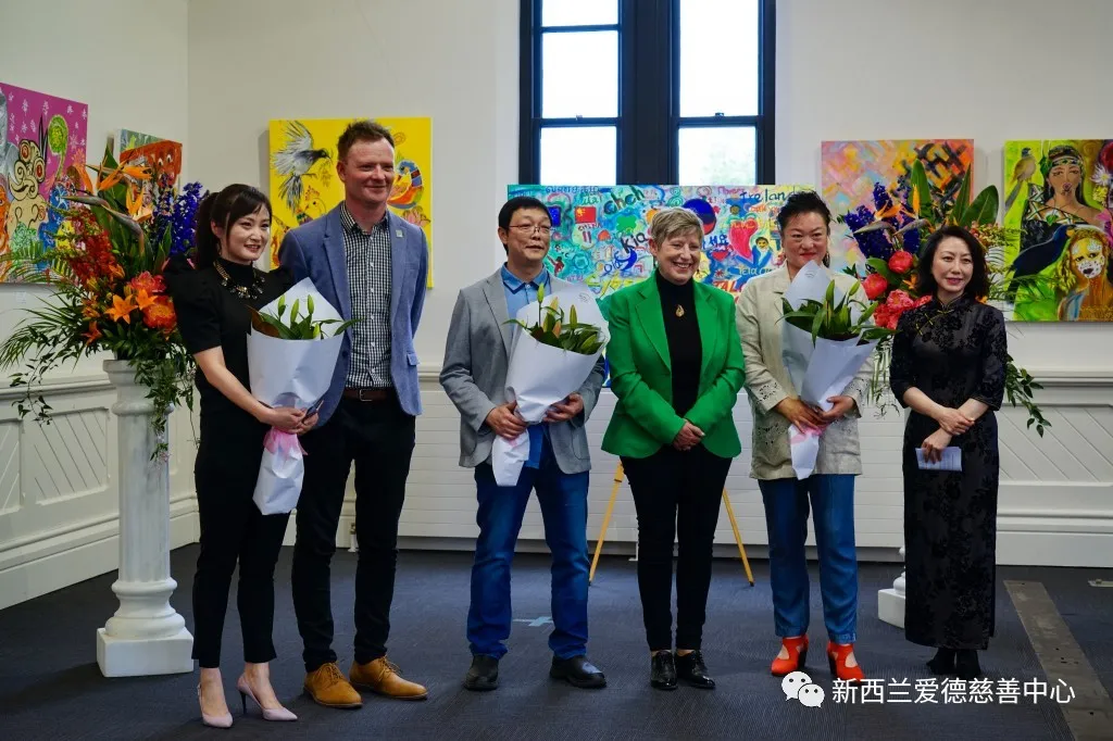 三位华人艺术家精彩作品亮相爱德荟聚艺术展
