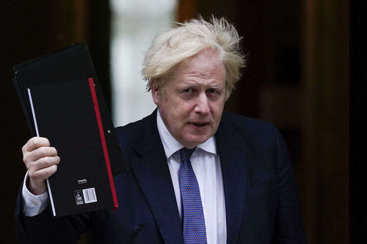 英国首相承认2020年疫情期间曾违规参加酒会