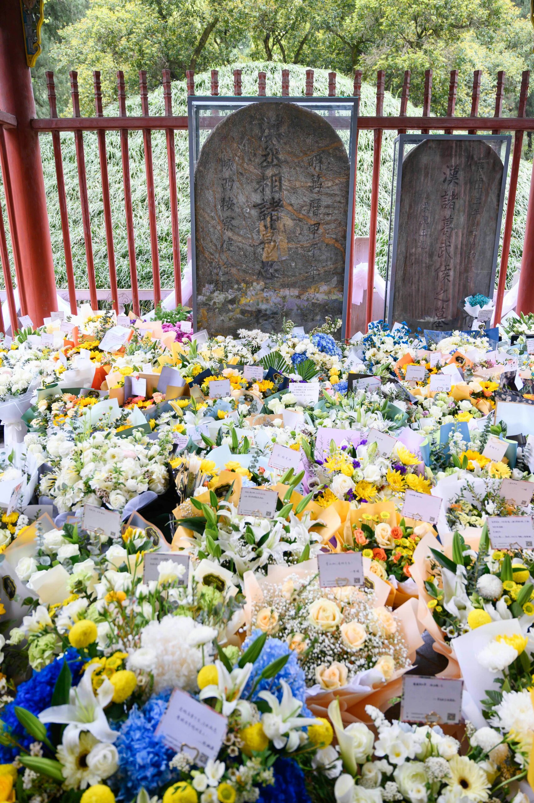 清明节，这些“天南地北浪漫人”为古人祭扫