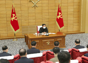 朝鲜新增39.3万发烧病例　政治局紧急协商会讨论防疫问题