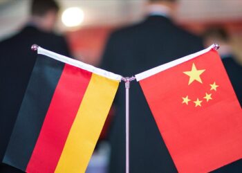 海外网评：对中德共同办成更多有意义大事的信心不变