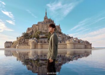 周杰伦新专辑上线 总销售额破亿！《还在流浪》MV来了