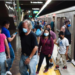 奥密克戎变异毒株引发全球疫情反弹 接下来会发生什么？