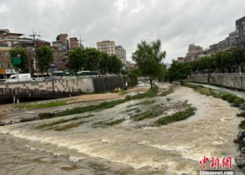 韩国首都圈暴雨已致11人死亡 上千人转移