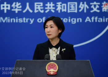 新发言人亮相首日，中国外交部谴责NSA网络攻击