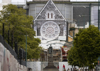 基督城大教堂内部发现石棉，移除工作正在进行中