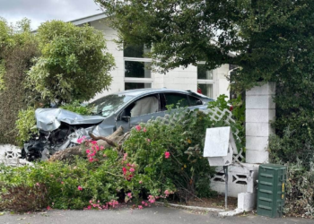 基督城今天发生两起交通事故，被撞店铺被封
