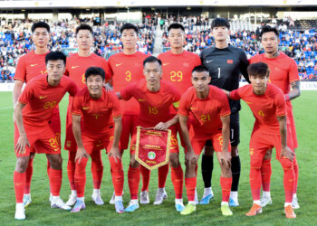扬科维奇带队正式比赛首秀 中国男足0:0战平新西兰