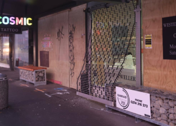 安保升级也挡不住窃贼，珠宝店两个月两次遭抢劫