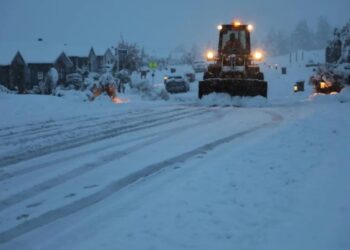 冰封Tekapo橙色暴雪警告！Selwyn多校停课、道路瘫痪、百户断电！