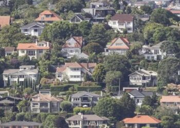 奥克兰新CV出炉：房价大跳水9%！市中心跌幅惊人，地税涨幅拼人品！